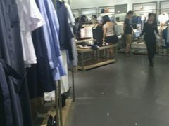 -URBAN REVIVO(高德置地广场·春广场店)