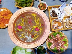 -阿婆情腊排骨火锅·野生菌季(古城旗舰店)