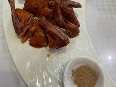 脆皮乳鸽-镇扬菜馆