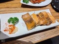 盐烤三文鱼皮-千羽鹤海鲜居酒屋Bistro(大望路店)