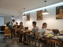 大堂-食爺炭炉鸡煲·烧烤