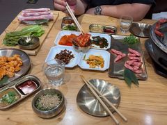 -青瓦餐厅·生鱼片·韩园烤肉(西塔店)