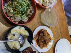 -爆炸头阿姨小四川正宗川味小吃(无任何分店)