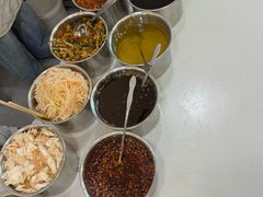 -巍山𤆵肉饵丝