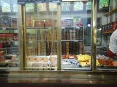 面包甜点陈列柜-天津小三宝栗子店(黄海路店)