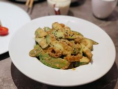 黄瓜拌油条-闫府私房菜·老字号(恒隆店)