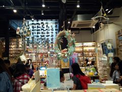 -猫的天空之城概念书店(杭州南宋御街店)