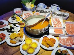-蒙肥羊·酸汤潮牛·鲜牛肉火锅烤肉自助(岗顶店)