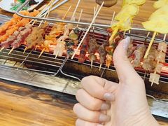 -哈尔滨小酒馆·鲜肉现穿自助烧烤(康新花园店)