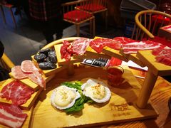 -青瓦炭韩潮烤肉(花园道店)