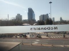 -麦当劳(展览路店)