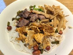 -牛八宝桂林米粉(八里庄店)