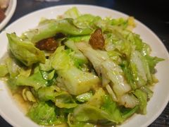 猪油渣炒包菜-港澳烧卤馆