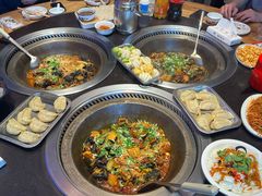-山河屯铁锅炖· 东北菜·特色鲜鹅锅(开发区一店)