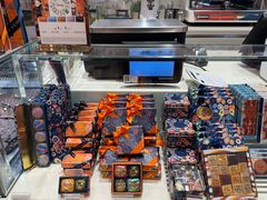 -VENCHI 闻绮(上海佛罗伦萨小镇店)