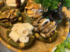 -慢丽江·云南野生菌土鸡锅(付家庄店)