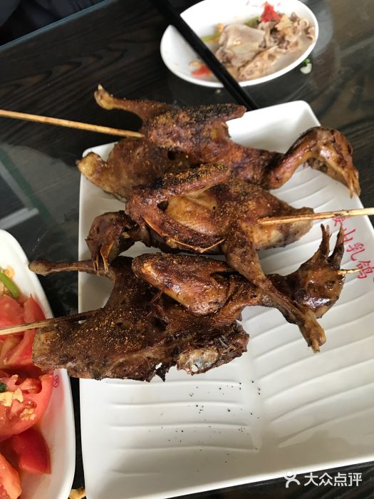 姜山乳鸽(莱西店)烤鸽子图片