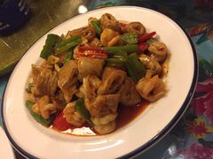 -闯关东东北农家菜(崂山石老人店)
