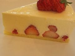 草莓慕斯-榖屋house of flour(张江首店)