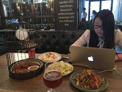 -爱啤精酿·民谣酒馆(滨江店)