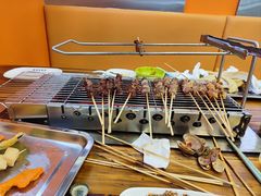 -哈尔滨小酒馆·鲜肉现穿自助烧烤(康新花园店)