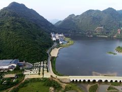 -英德宝晶宫天鹅湖茶语温泉