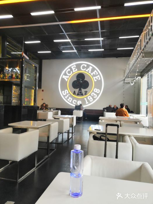 ACE&CAFE火车咖啡厅(751店)大堂图片