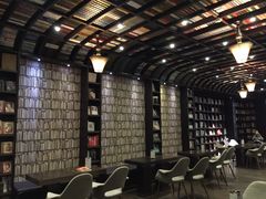 -钟书阁(松江泰晤士小镇店)