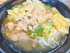 蟹子粉加云吞-周记蟹仔粉(侨港风情街店)