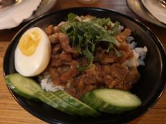 温泉蛋卤肉饭-Let's Taipei 非常烘焙(太古里店)