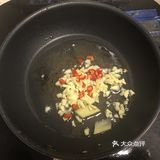 简单粗暴原始做法之清炒蒜苔   