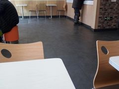 大堂-华莱士·全鸡汉堡(艳粉店)