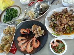 -亚龙湾中心广场