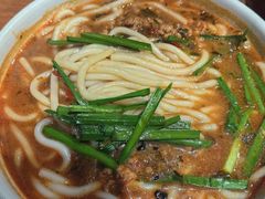 -瑞虹新天地月亮湾