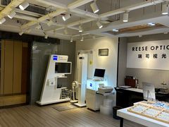 -瑞司视光眼镜·蔡司战略合作眼镜店(新街口店)