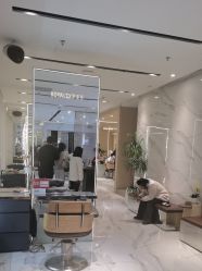 -罗亚帝造型·烫发染发