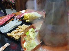 -果松木炭酸菜铜火锅·外婆参鸡汤