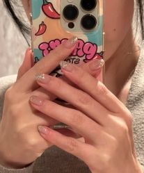 -悦指间美甲美睫