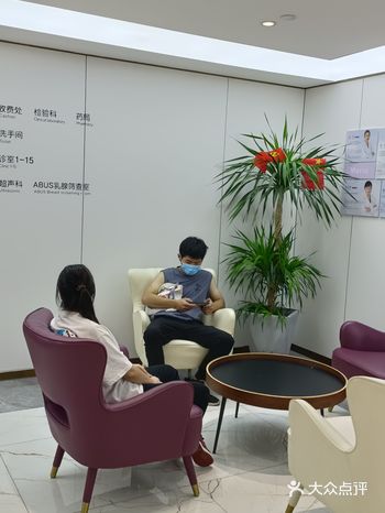 流产后要多吃些营养丰富的食品，以及新鲜蔬菜和水果