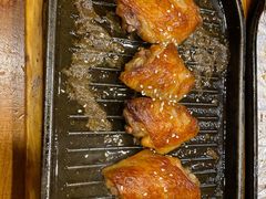 料理烤焦香翅中-老东镇啤酒屋海鲜加工·蒸汽海鲜·海鲜烧烤(台东店)