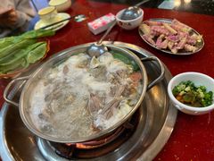 清汤营养锅底-老石黑山羊毛驴肉火锅(金凯广场店)