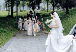 -Lady  Jane高端婚纱礼服馆