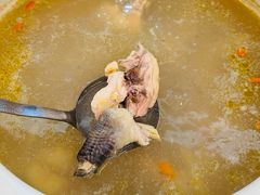 特色本鸡锅-新招鲜(桃浦路店)