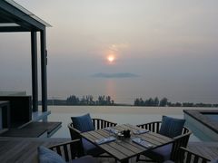 -瑰丽酒店·海吧·天际下午茶·现场DJ·天台酒吧