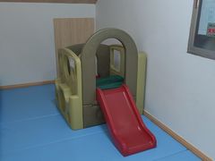 -蒙蒙狮蒙台梭利儿童之家
