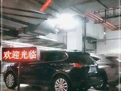 -龙湖虹桥天街-停车场