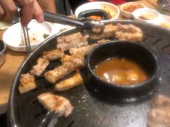 -江南猪肉商会无限续吃(弘大店)