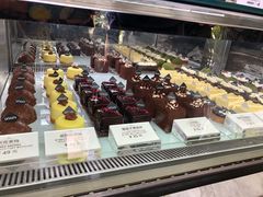 -UNI UNI(环亚凯瑟琳店)