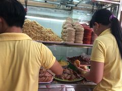 -Bánh Mì Huynh Hoa