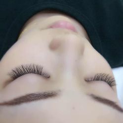 -EMILY艾枚莉美甲美睫·美颜·现磨咖啡